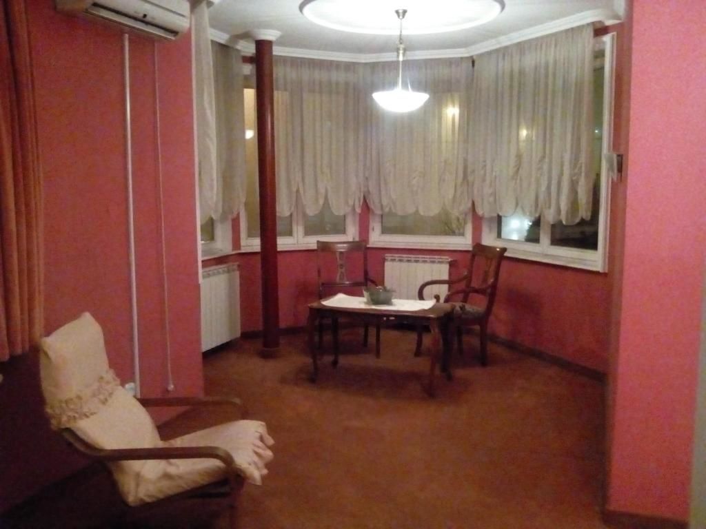 Гостевой дом Pensiunea Curtea Bavareza Тыргу-Муреш-47